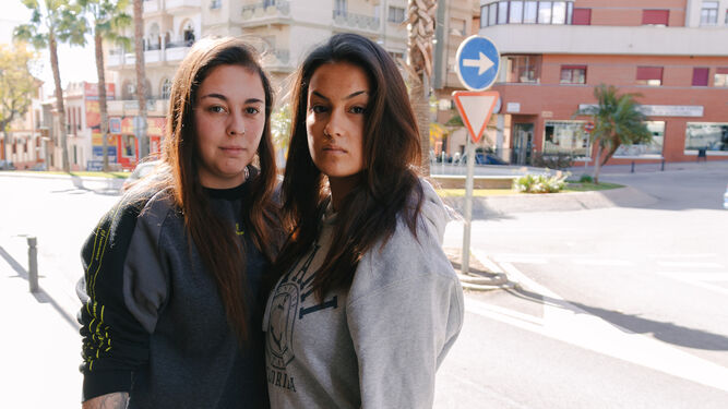 Las dos jóvenes agredidas en Motril por ser lesbianas componen una canción para reivindicar el "amor libre"