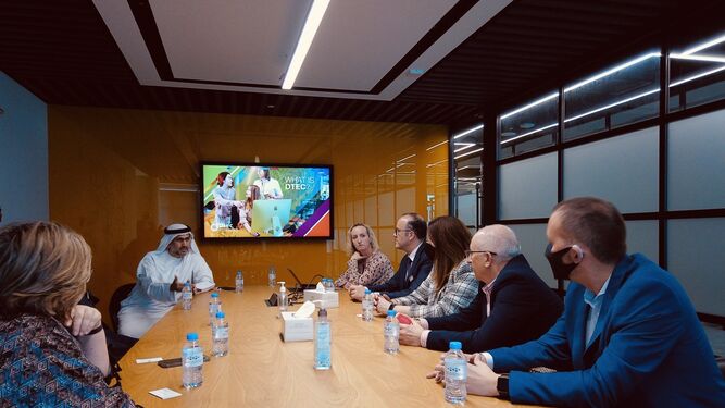Reunión de los representantes de la UGR y la delegación granadina con autoridades de Dubái.