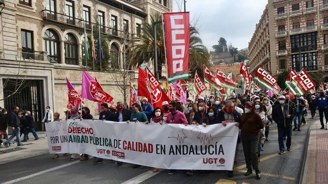 Manifestación por la sanidad en Granada: protesta masiva para 'revivir' el sistema público