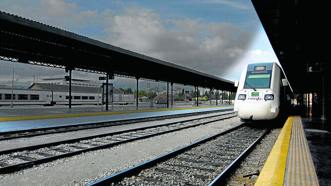 Granada "elevará el tono" si no está en el plan funcional de conexiones ferroviarias