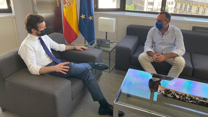Pablo Casado y Francisco Rodríguez, en una imagen de archivo tuiteada por el presidente del PP de Granada.