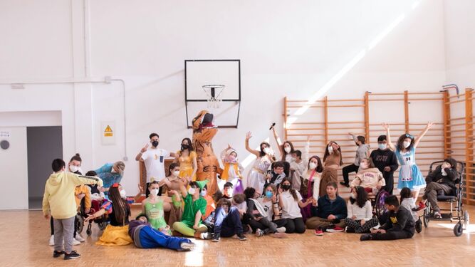 Voluntarios de Cúllar Vega organizan talleres para niños del Centro de Educación Especial
