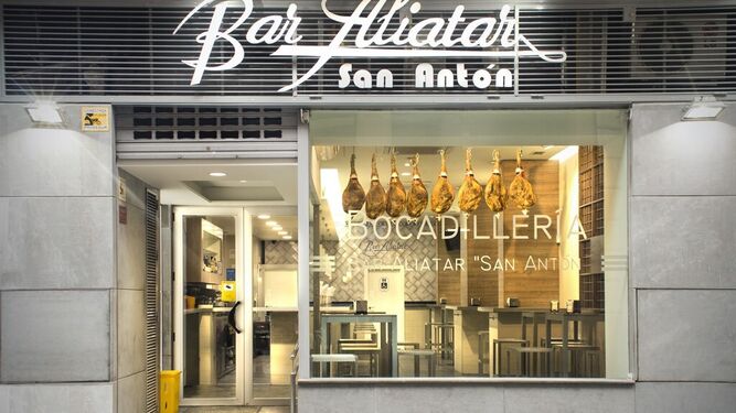 El último Bar Aliatar que se abrió en la calle Can Antón