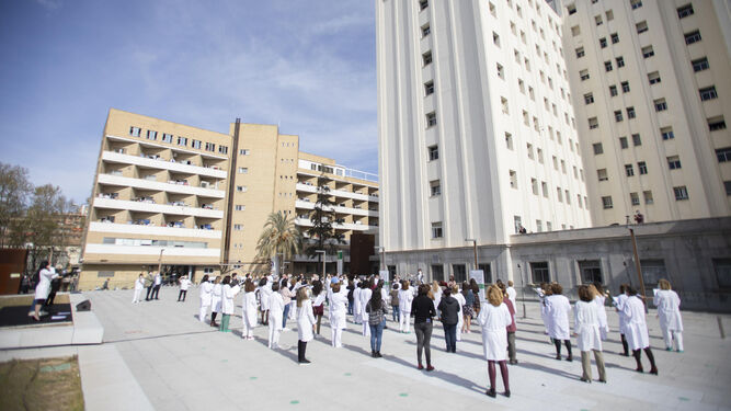 Los médicos de Granada buscan oportunidades fuera de España