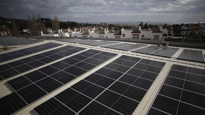 Las placas solares y los asesores energéticos ganan adeptos en Granada