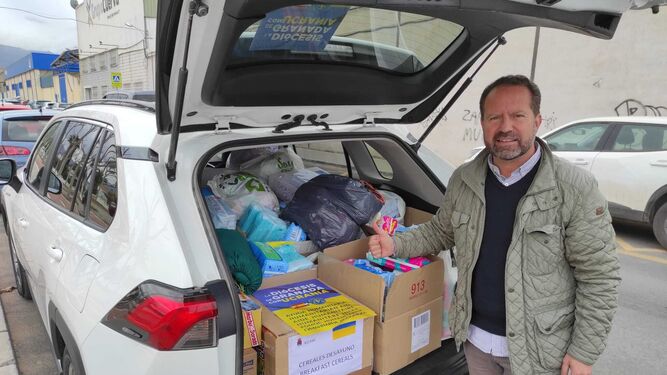 El vehículo va cargado de ayuda humanitaria y servirá para recoger a una familia ucraniana