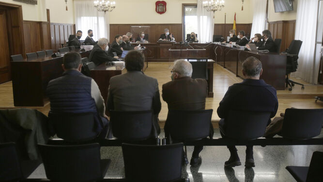 Una imagen del tercer juicio de los ERE, que comenzó la semana pasada, por las ayudas a las empresas del corcho de la Sierra Norte de Sevilla.