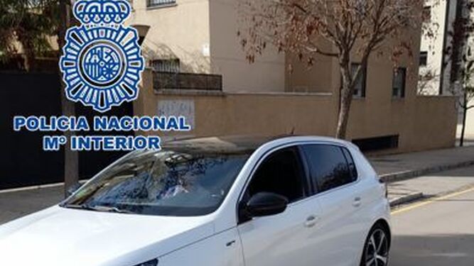 La Policía recupera en Granada un coche robado en Francia
