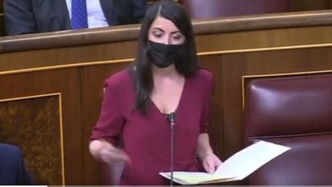 "Señoría, mentir es pecado": Nuevo rifirrafe de la diputada por Granada de Vox Macarena Olona y la ministra Yolanda Díaz por la feria de Sevilla