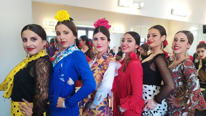 Alumnas de flamenco de Huétor Tájar y Montefrío representan a Granada en un certamen andaluz de baile