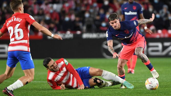 El Atlético de Madrid fue derrotado en su visita a Los Cármenes en la primera vuelta.