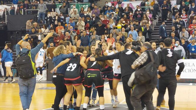UP pide que se equiparen las subvenciones del baloncesto masculino y femenino en Granada