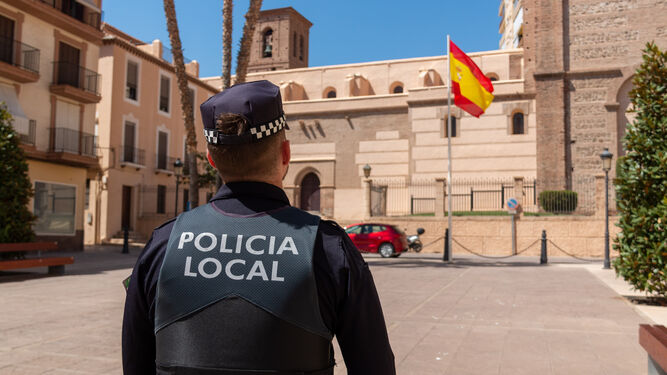 La Policía Local de Motril denuncia impagos por las horas extras de más de 10.000 euros