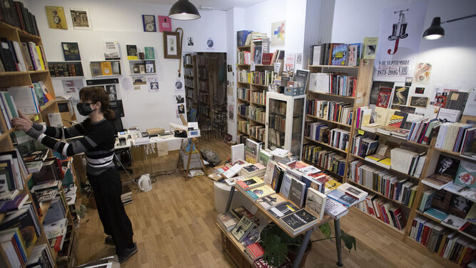 Descubre las librerías alternativas con encanto de Granada