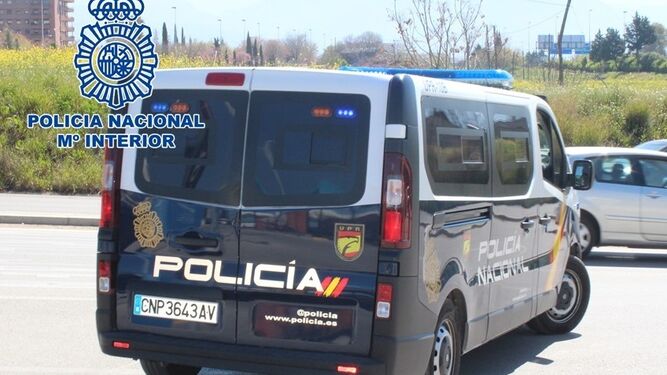 Una furgoneta de la Policía Nacional de Granada.