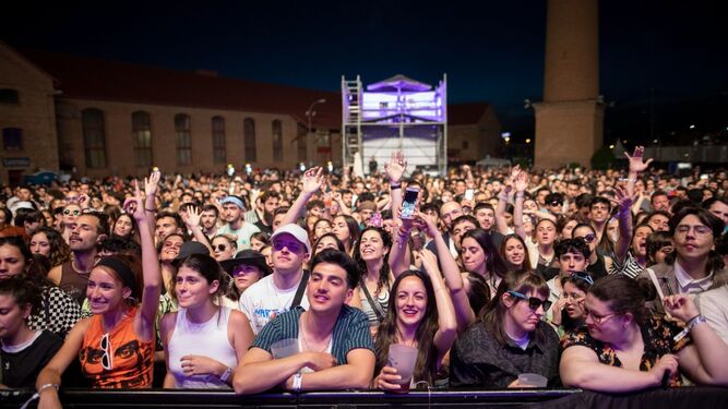 Broche a un festival que sigue 'En Órbita' y sin pasar de ‘MODA’ en Granada