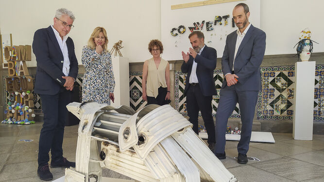 El patio del Ayuntamiento de Granada se 'recicla' en galería de arte con la nueva edición de 'Re-Crea'