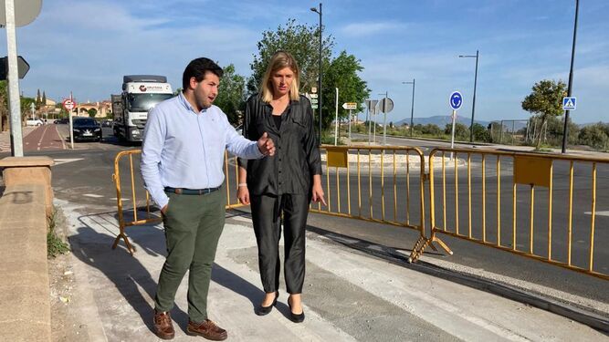 El PP de Granada critica que Otura haya tenido que levantar un carril bici inaugurado hace menos de un año