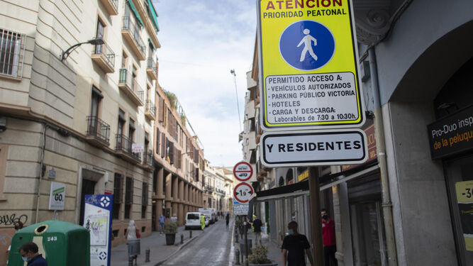 Granada avanza en la Zona de Bajas Emisiones: estas serán las calles y barrios donde se prohibirá el coche