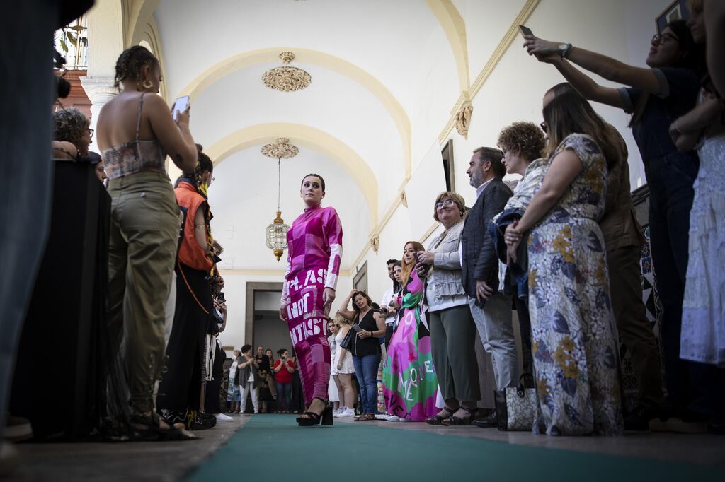 Fotos: as&iacute; fue el desfile de ropa reciclada organizado por el Ayuntamiento de Granada