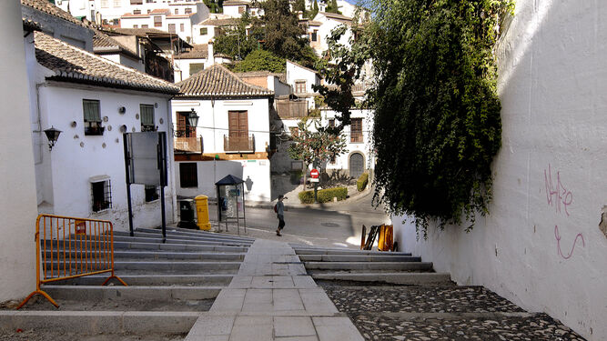 Granada desiste de sacar la ordenanza de pavimentos, que suponía un "coladero" para el asfaltado del Albaicín