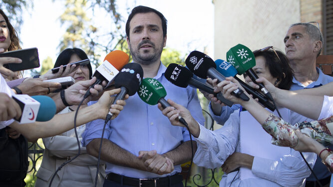 El ministro de Consumo, Alberto Garzón, en una visita a Granada