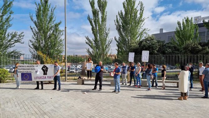 Manifestación de los trabajadores en Diputación.