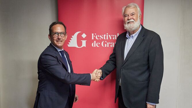 Fotografía de la firma del convenio suscrito con Red Eléctrica de España