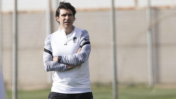 Aitor Karanka, en un entrenamiento con el Granada CF