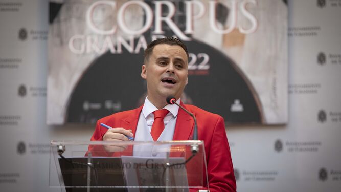 El cantaor de flamenco granadino Juan Pinilla dedica el pregón del Corpus al exconcejal fallecido Castillo Higueras