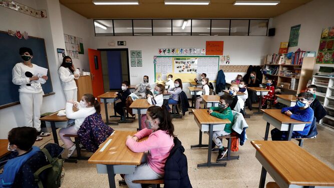 Más de 10.700 familias de Granada han realizado la matrícula online para Educación Infantil y Primaria