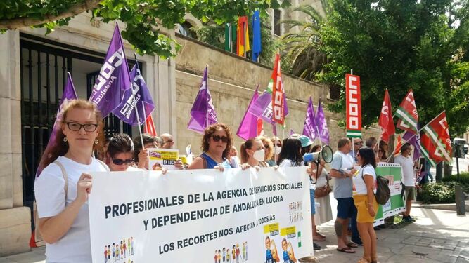 CCOO califica de "inadmisible" la precariedad de la administración pública por la dejadez de la Junta de Andalucía