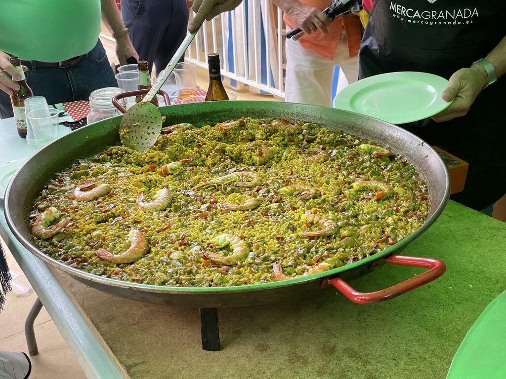 El tradicional concurso de paellas del Corpus de Granada en im&aacute;genes