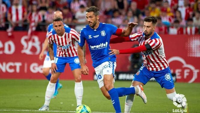 Un lance del Girona-Tenerife de la ida del playoff en Montilivi