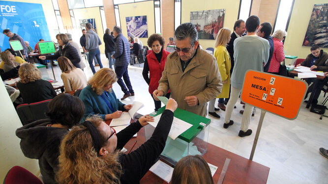 Un colegio electoral en las elecciones celebradas el 2 de diciembre de 2018.
