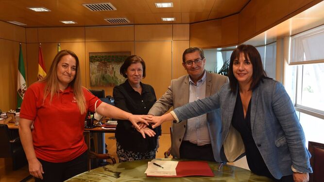 Firma de los convenios de la Diputación de Granada con Cáritas y Banco de Alimentos