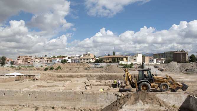 La Junta sigue vendiendo suelo en Granada: saca a subasta el solar del Cuartel del Mondragones por 10,2 millones