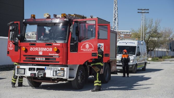 Dos mujeres afectadas por un incendio en un piso de la zona Norte de Granada