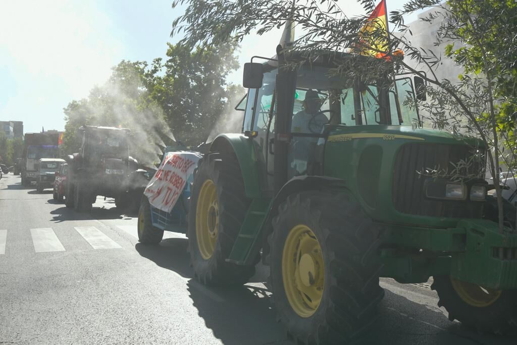 As&iacute; est&aacute; siendo la tractorada de Granada contra los precios de la gasolina y la luz