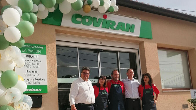 Apertura del supermercado Covirán en la localidad de Andavías, en Zamora