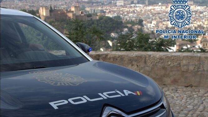Imagen de archivo de un vehículo de la Policía Nacional de Granada