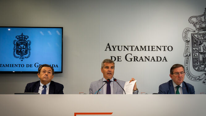 Los concejales del PP de Granada Luis González, César Díaz y Carlos Ruiz Cosano