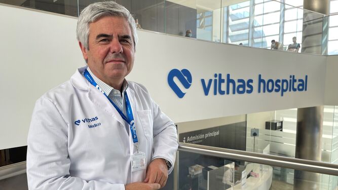 El doctor José Luis Salcedo, gerente del Hospital Vithas Granada sabe que este reconocimiento es gracias al trabajo en equipo.