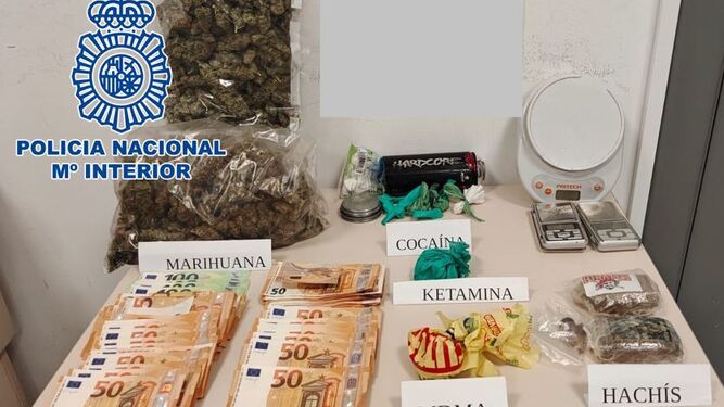 Imagen de la droga intervenida por la Policía Nacional en el registro del narcopiso
