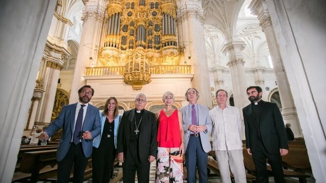Imagen de la visita a los trabajos de rehabilitación del órgano de la Catedral de Granada