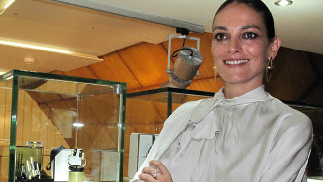 Laura Ponte en un acto en Sevilla años atrás por una colección de joyas
