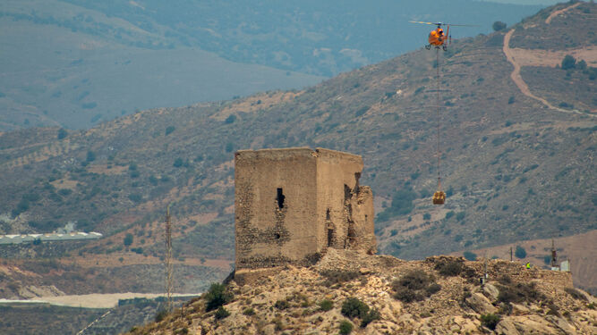 Castell de Ferro celebra el inicio de las obras de emergencia del Castillo como un "día histórico"