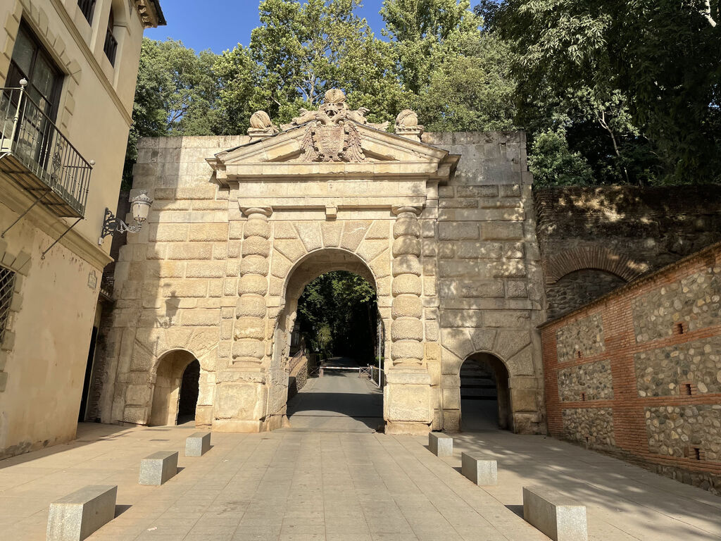 Puerta de las Granadas