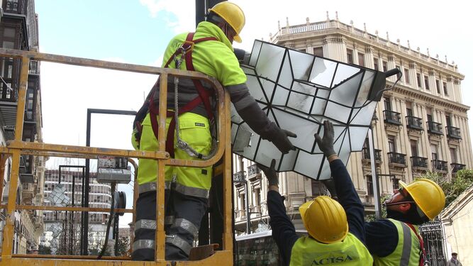 Granada gastará unos 4 millones más en luz por la subida de precios