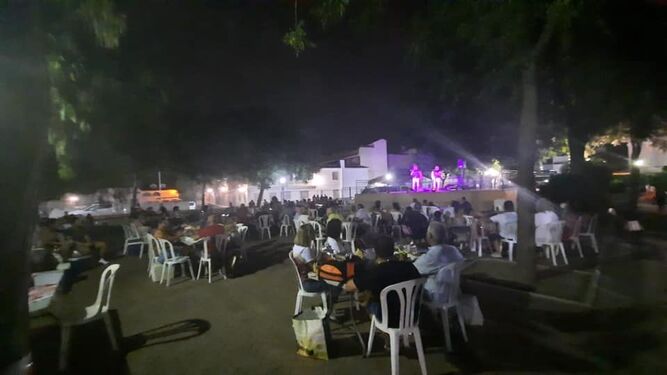 Belicena celebra una ‘noche latina’ con picnic al fresquito y música en directo